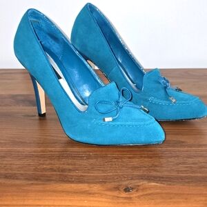 White House Black Market Turquoise Suede Heel